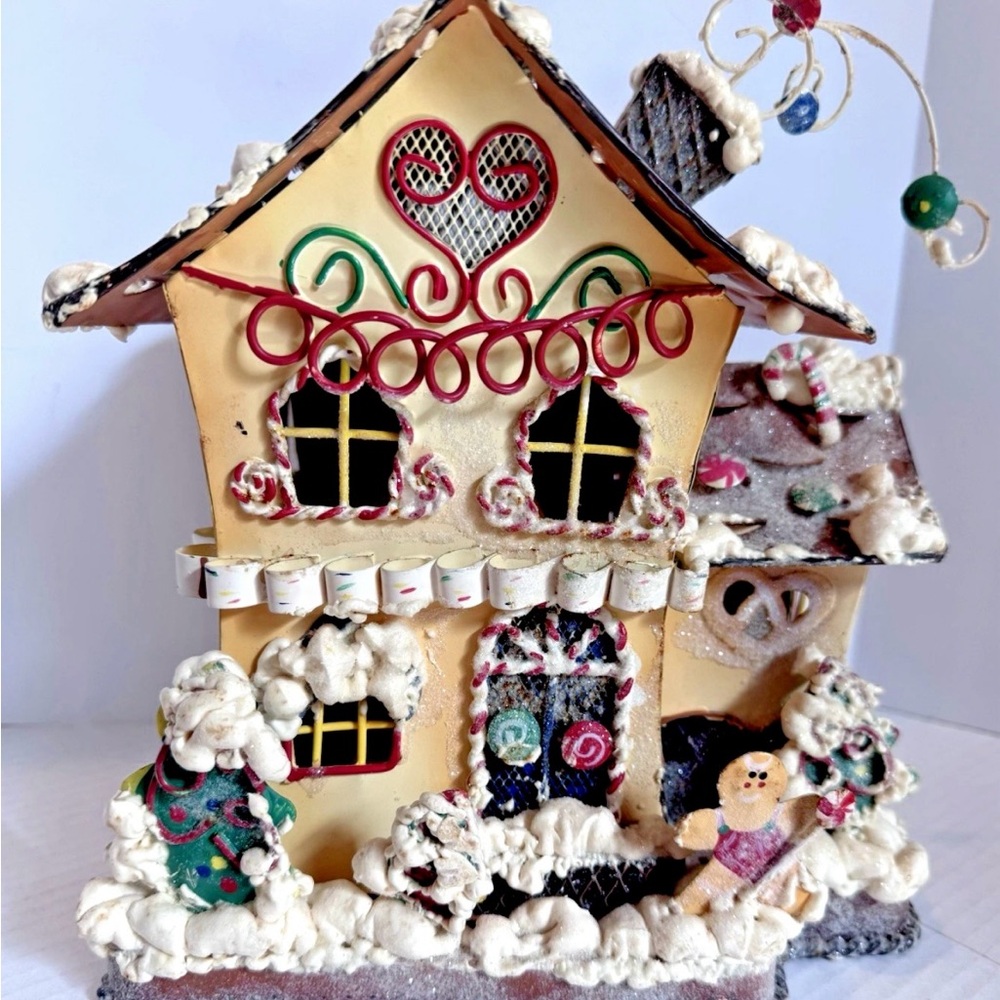 Home Interior Tea light Festive Gingerbread House Decoration